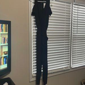 NWT black shoulder cut out jumper!